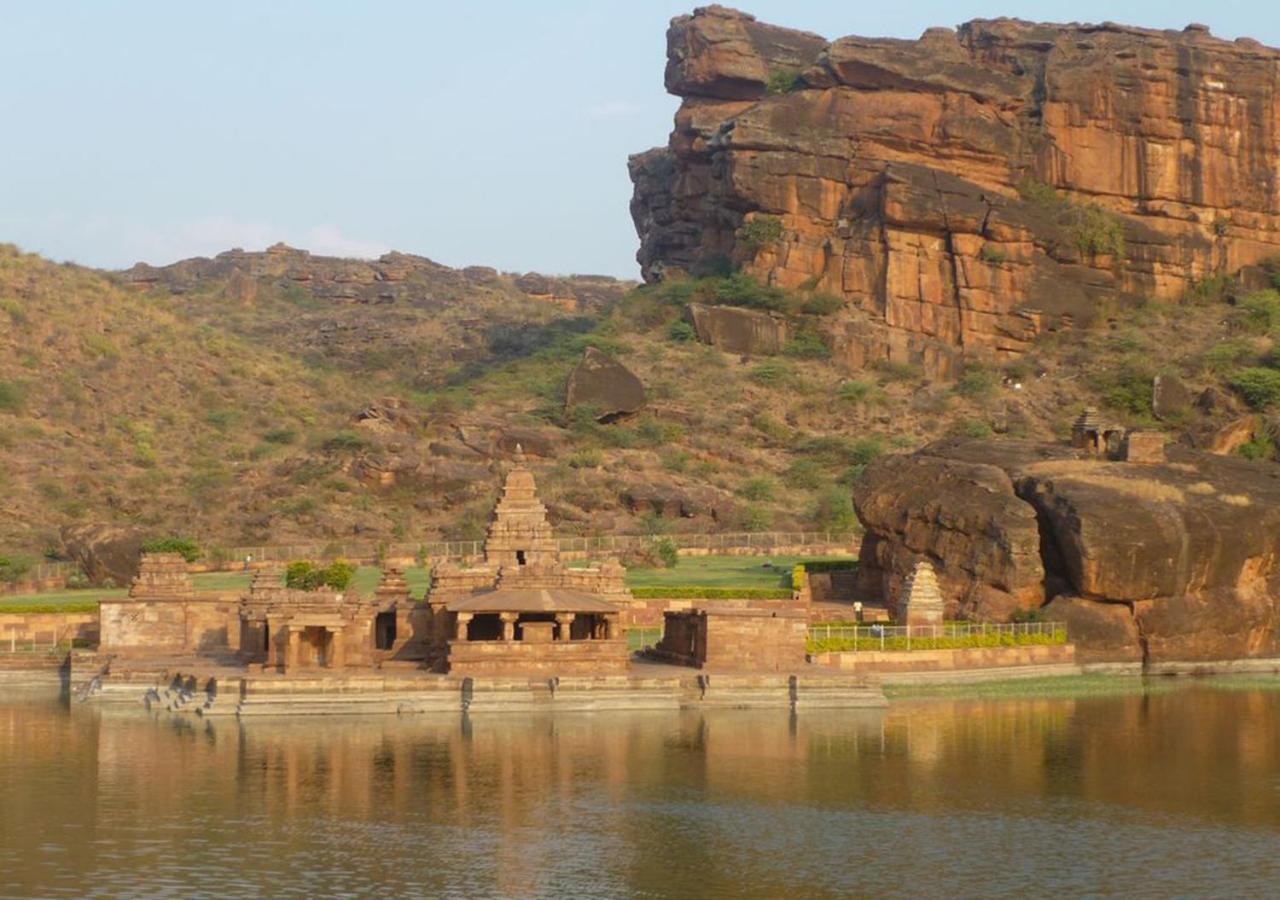 Agastya Villa By Veo - Part Of Stayvista Badami Esterno foto